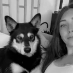 Photo de Marie et de son chien Uros