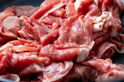 Plateau de viandes pour chien.